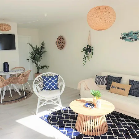 Semesterbostad The Shore @ Atlantic - Waterfront House, Tiny Pool, Terrasse Espinho (Aveiro)
