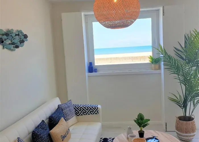 Casa vacanze The Shore @ Atlantic - Waterfront House, Tiny Pool, Terrasse Espinho (Aveiro)